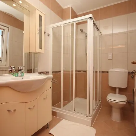 Basanija 3402e شقة *