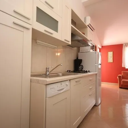 Basanija 3402e شقة